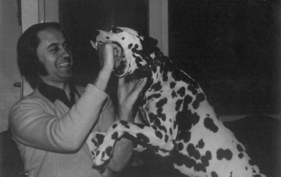 En el fondo, un bromista