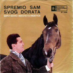 Safet, orgulloso de su corcel