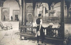 En la Mezquita de Gazi Husrev-bey de Sarajevo